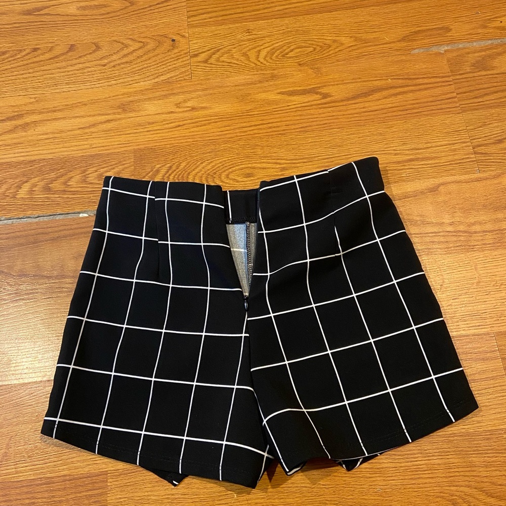 Skort - Picture 3 of 4